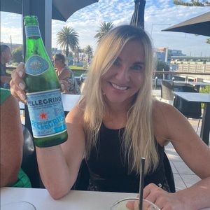 Meet your Posher, Cassandra